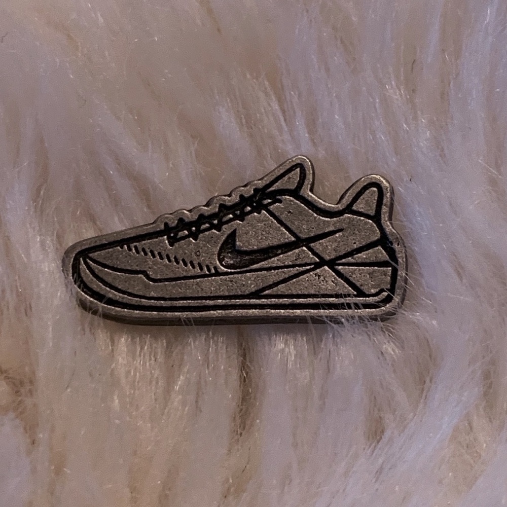 Kobe Bryant - Demar Derozan memorabilia pin